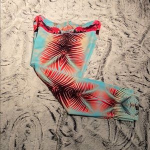 Onzie Capri yoga leggings